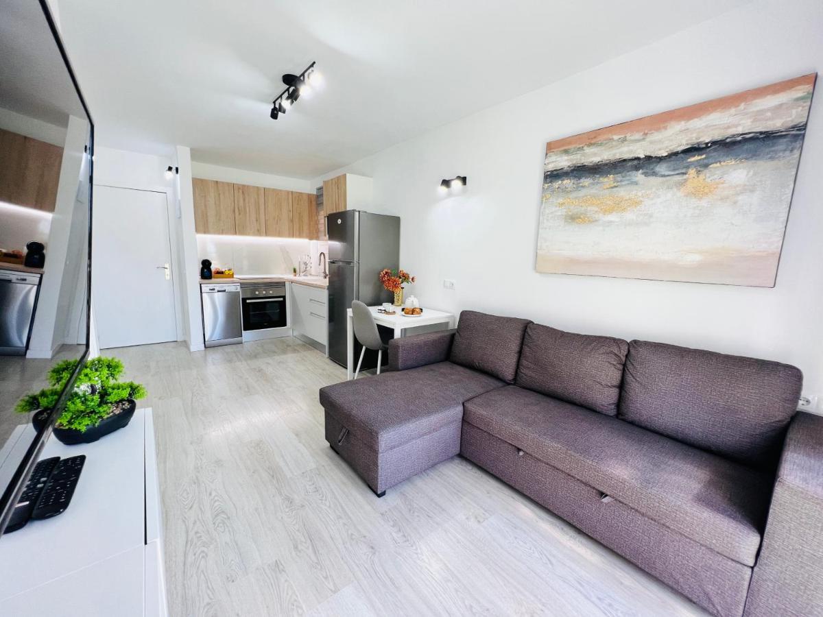 Romantic Apartment In Windsor Park Адехе Екстериор снимка