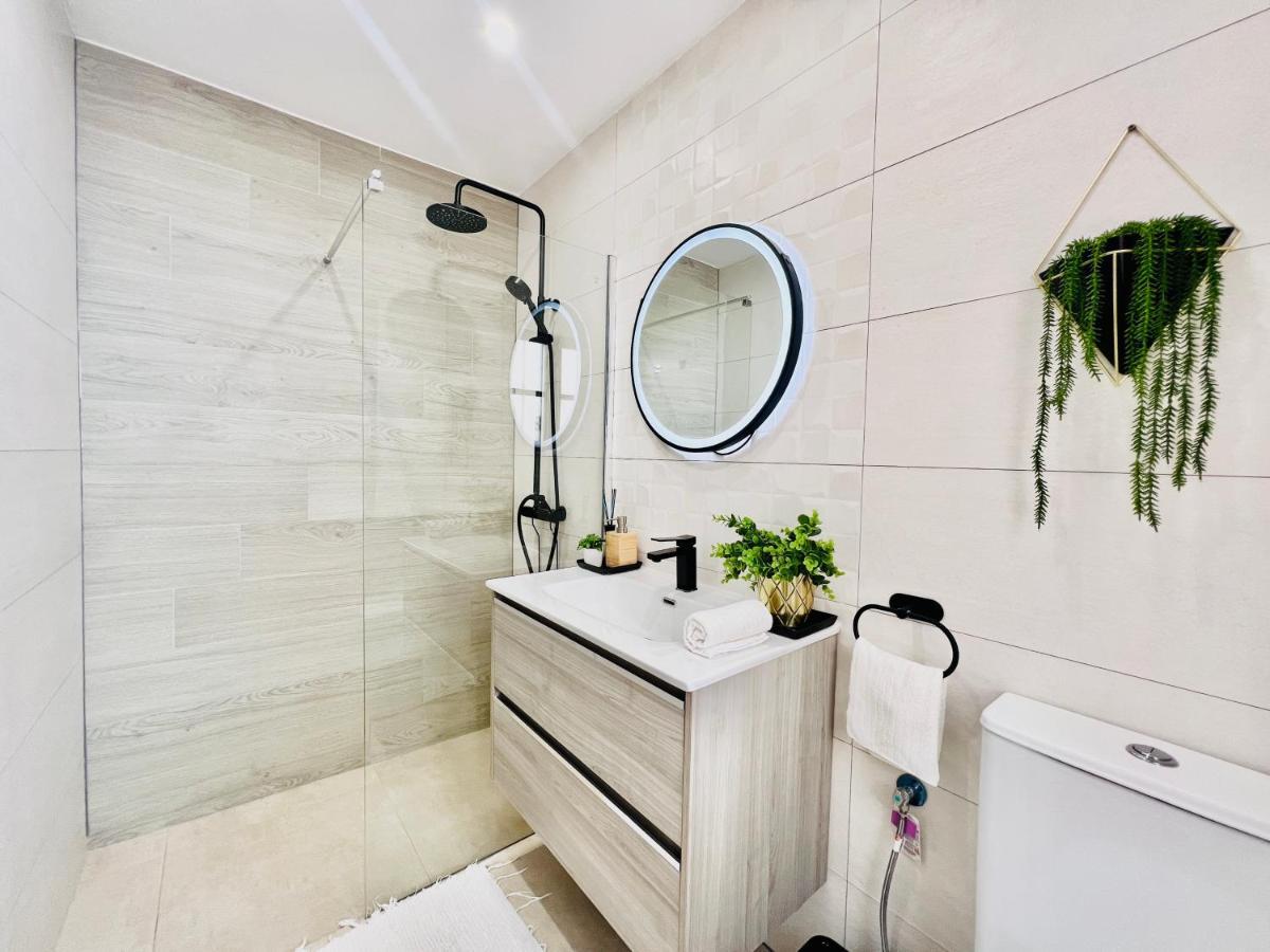 Romantic Apartment In Windsor Park Адехе Екстериор снимка